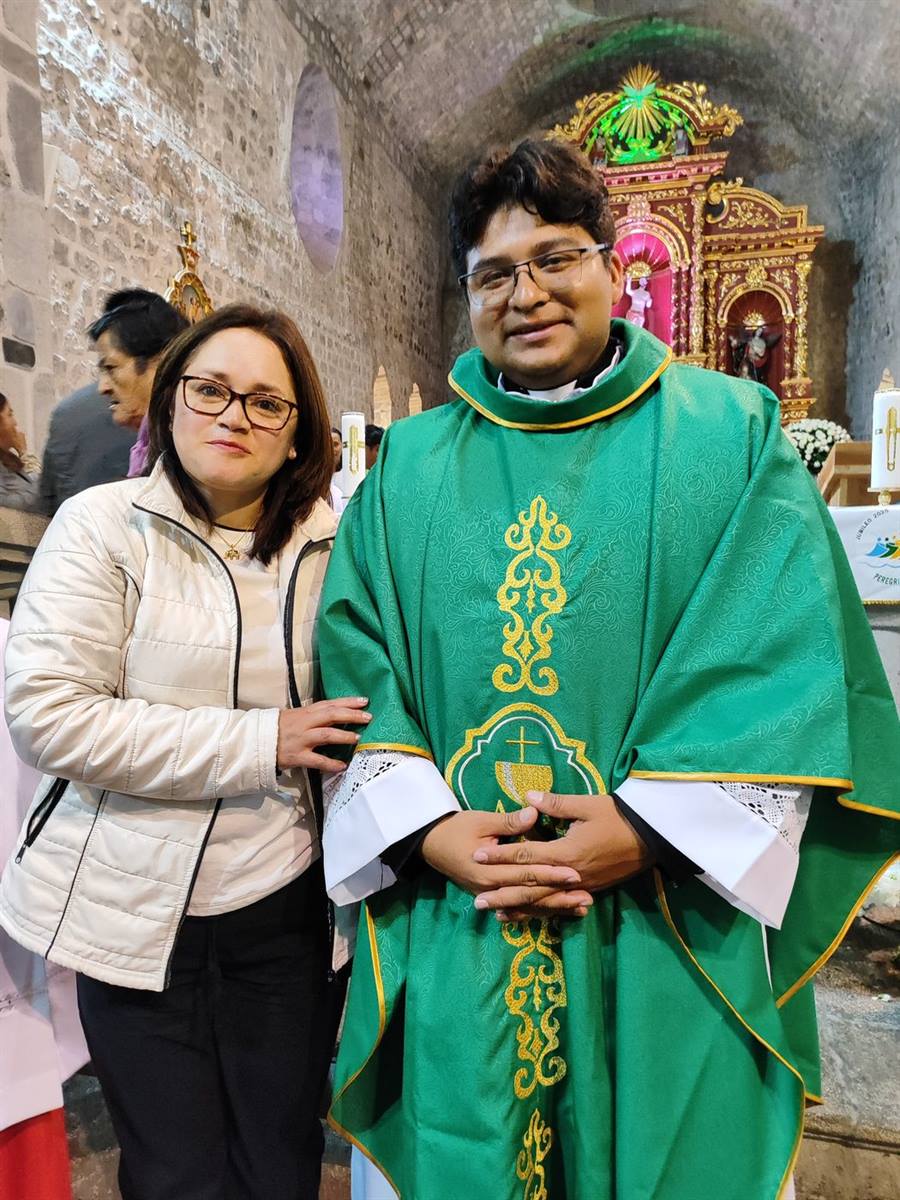 Encuentro con un sacerdote de la parroquia