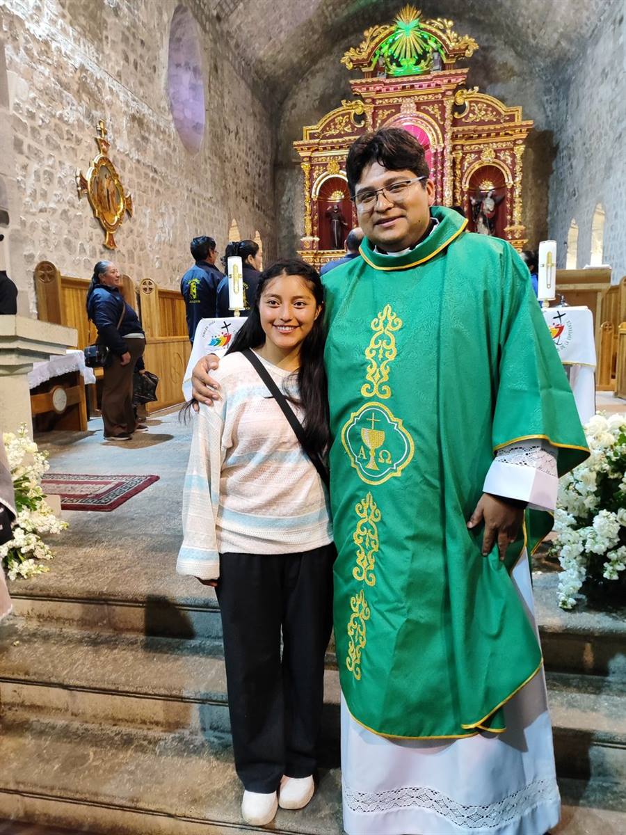 Encuentro con un sacerdote de la parroquia