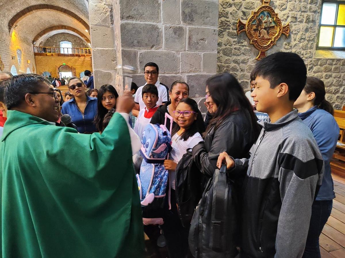 Elevación del cáliz durante la Eucaristía