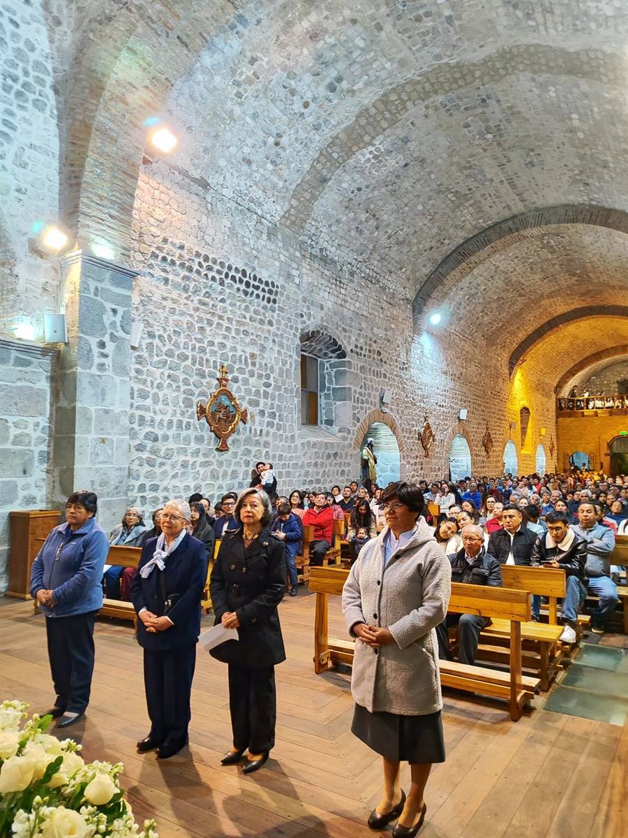 Familia en el templo