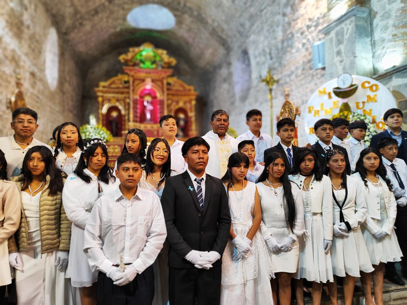 Grupo de Primera Comunión en el templo