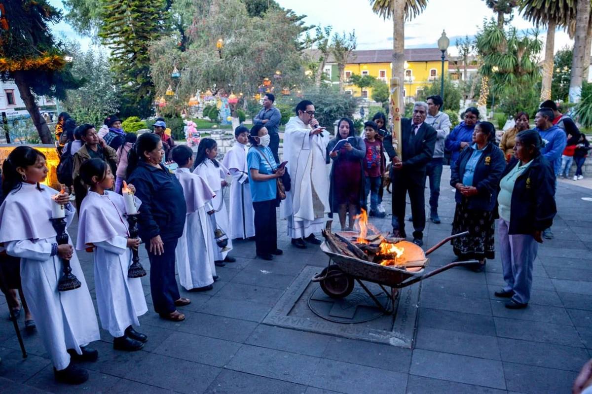 Bendición del fuego nuevo en la Vigilia Pascual